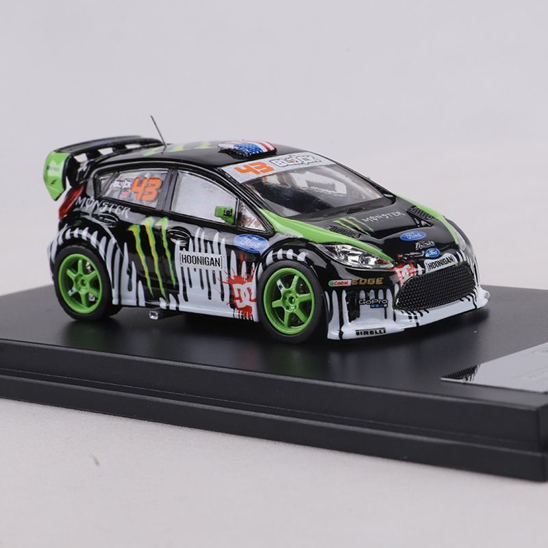 DCM 1/64 Ford Fiesta ST e Focu - Die Cast Car 1 64 recensione e prezzo