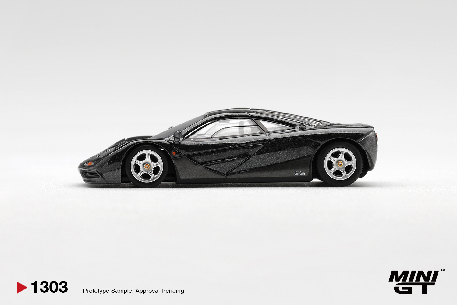 MINIGT 1/64 McLaren F1 Blu Ner - Die Cast Car 1 64 recensione e prezzo